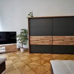 truhlarska-4-apartment.praguehotelsweb.com/